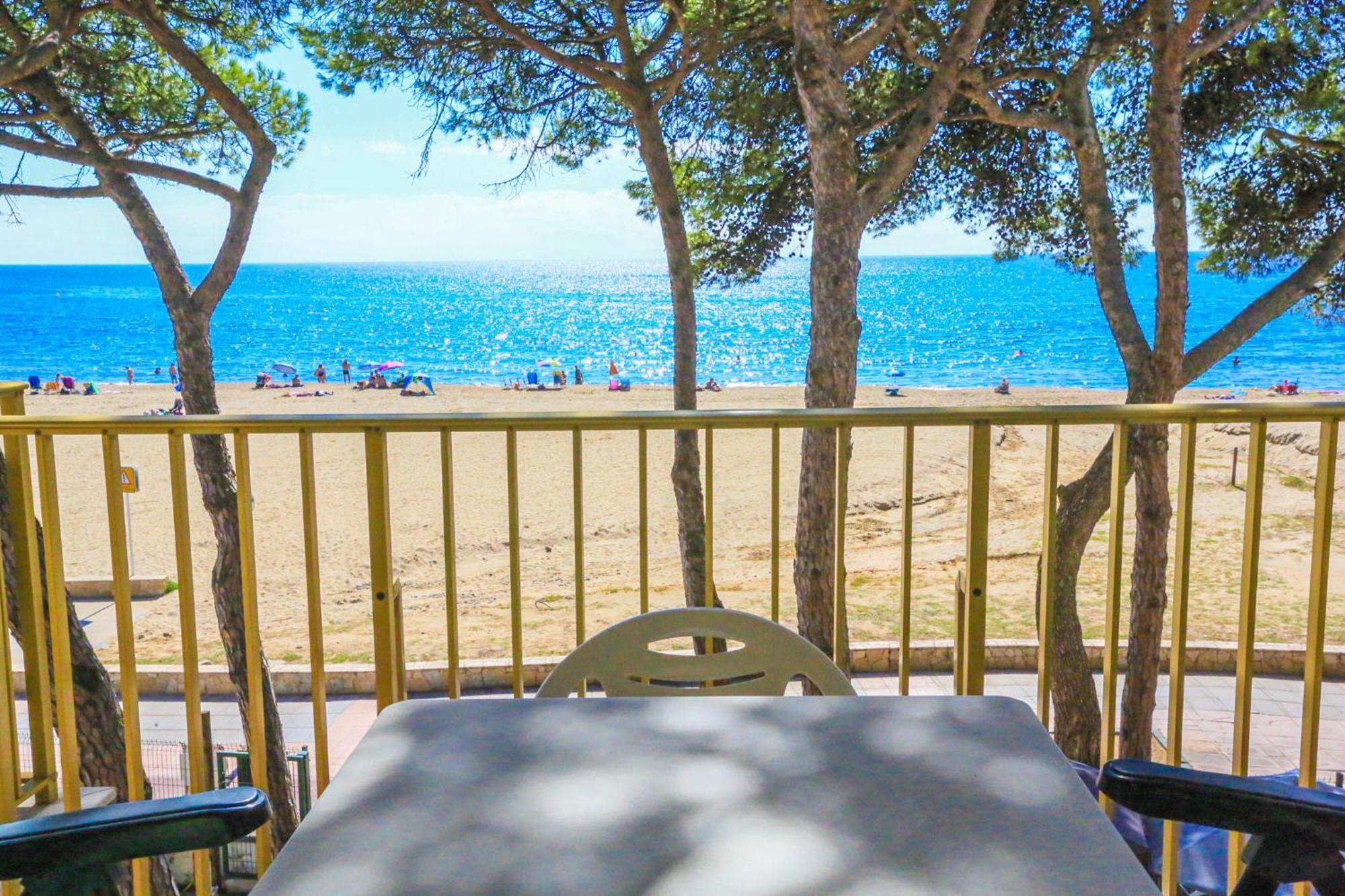 Playmar Litoral Costa Dorada - Only Families Apartment Cambrils Exterior foto