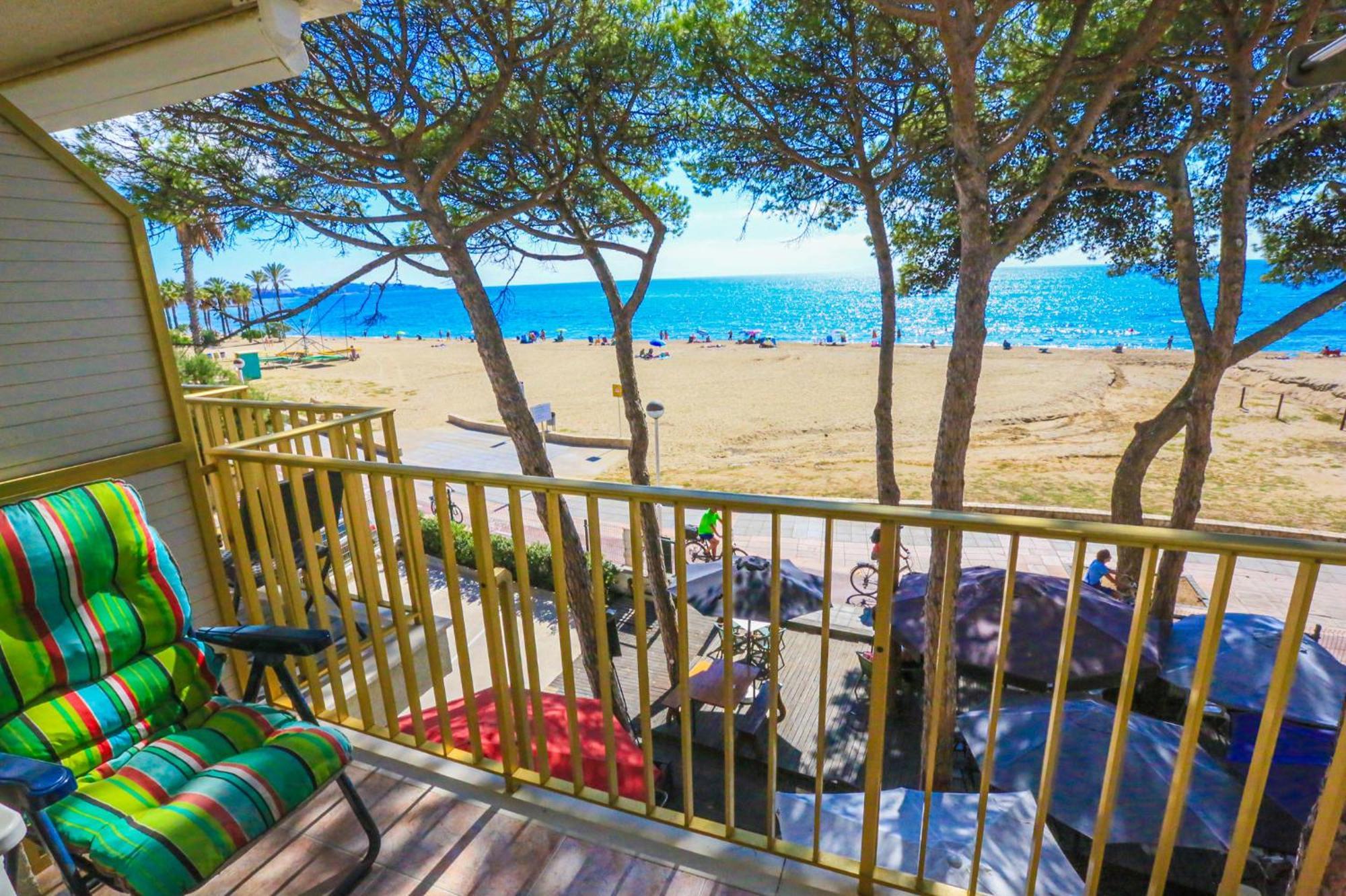 Playmar Litoral Costa Dorada - Only Families Apartment Cambrils Exterior foto