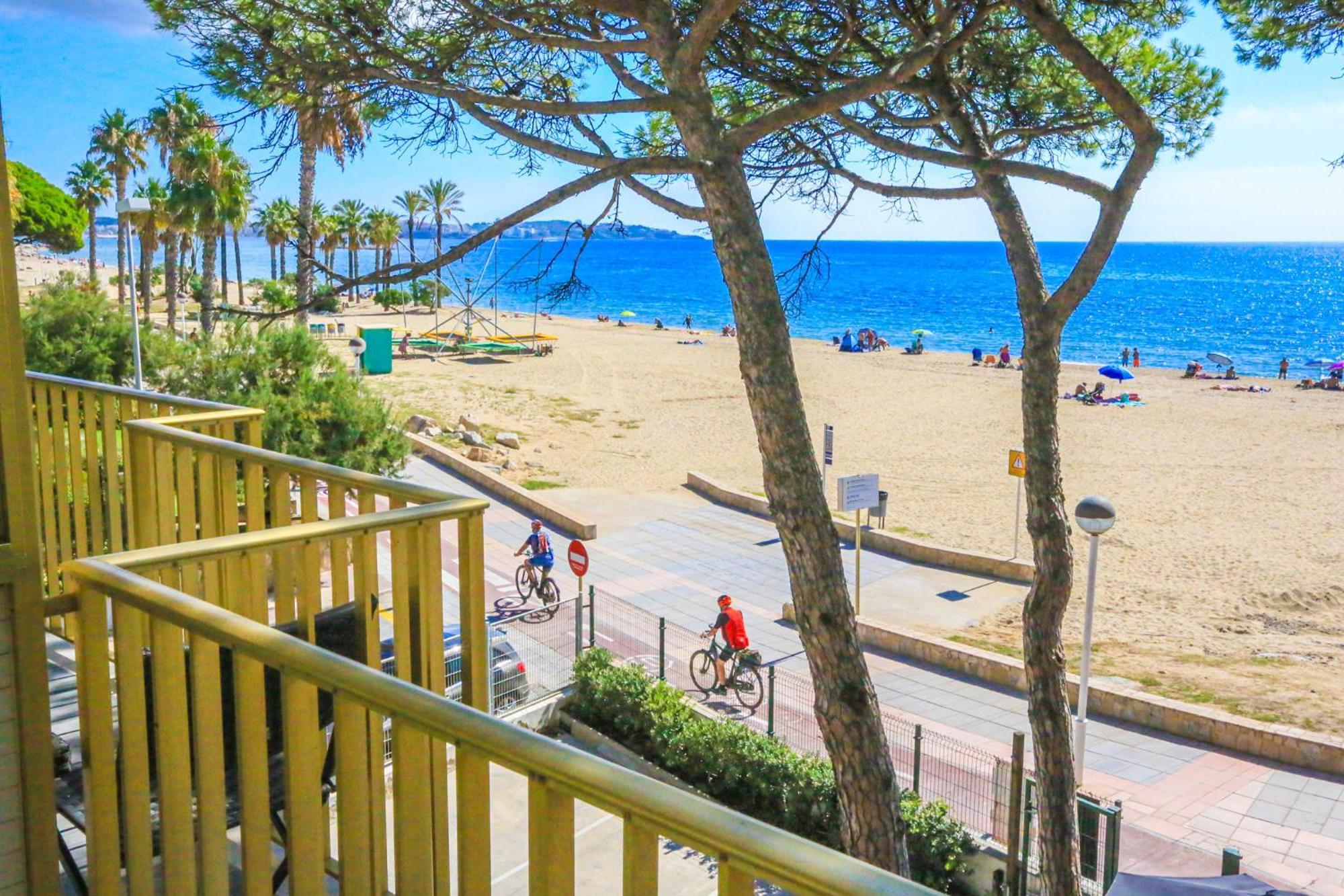 Playmar Litoral Costa Dorada - Only Families Apartment Cambrils Exterior foto